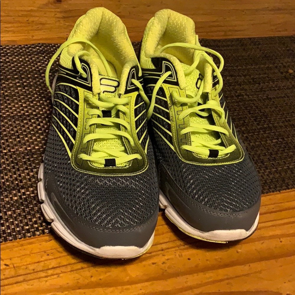Fila men’s neon yellow/grey cool max shoes